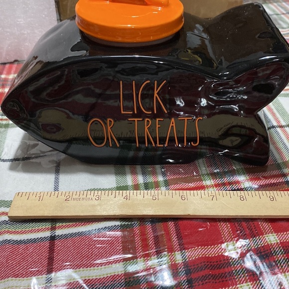 Cat treat cookie jar
